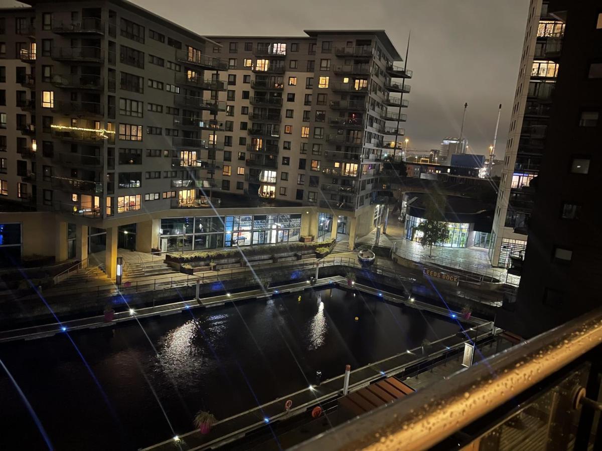 Deluxe City Apt, Beautiful River View,Free Parking No Balcony Лідс Екстер'єр фото
